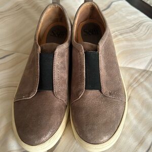 Sofft slip on sneakers